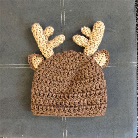 John Deer Crochet Hat, Crochet Deer Pattern Free Hats, Crochet Deer Hat, Crochet Deer Pajama Bag, Deer Hat Crochet, Deer Crochet Hat, Baby Deer Hat, Crochet Deer, Stocking Hat