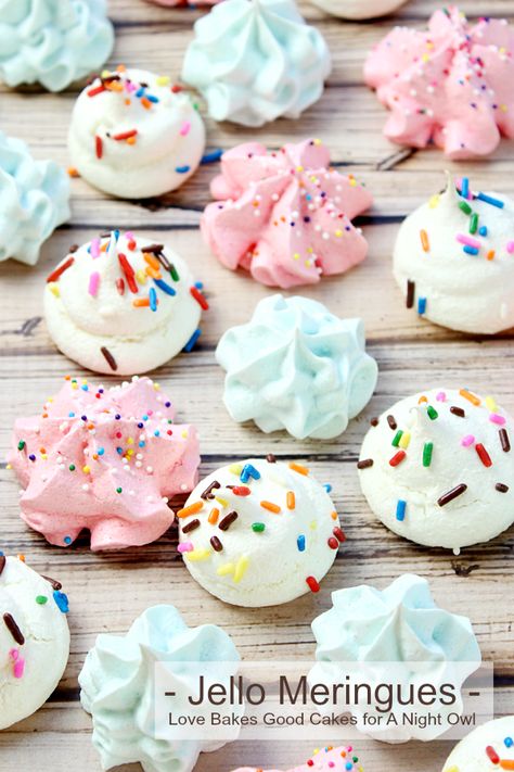 Jello Meringues are a fun and fruity dessert idea! Experiment with different flavors, add mini chocolate chips, top with sprinkles or dip them in chocolate! Jello Meringues, Spring Break Ideas, Forgotten Cookies, Fruity Dessert, Meringue Cookie Recipe, Meringue Recipe, Cake Party, Jello Recipes, Fruity Desserts