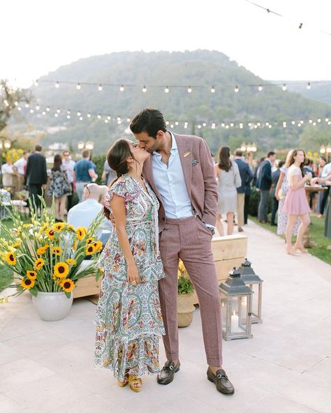 Pay F (@pay.a.f) • Instagram photos and videos Festive Formal Attire Men, Garden Party Suit, Garden Party Outfit Men, Garden Party Wedding Attire, Destination Wedding Guest Attire, Mountain Formal, Summer Wedding Guest Attire, Garden Attire, Garden Party Attire