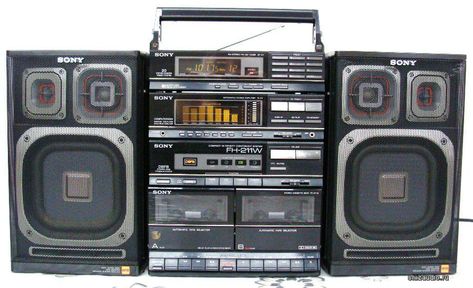 SONY FH-211W 1980'S BoomBox 1980s Boombox, Bluetooth Speakers Diy, Kenwood Audio, Sony Electronics, Hifi Audiophile, Audiophile Speakers, Shortwave Radio, Hi Fi System, Sound Boxes