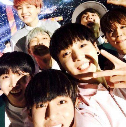 bts Bts Group Photos, Wallpaper Bts, Bts Imagine, Bts Group, About Bts, Pop Bands, I Love Bts, Bts Lockscreen, Fan Fiction