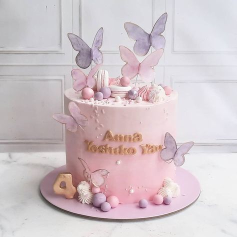 𝓢𝔀𝓮𝓮𝓽𝓟𝓮𝓪𝓬𝓱 𝓒𝓪𝓴𝓮 on Instagram: “#butterflycake #3Dcake #3Dcakebandung #birthday #birthdaycake #cake #cakes #eeeats #f52grams #onthetable #baked #buttercream #foodporn …” Butterfly Cake 1st Birthday, Butterfly Buttercream Cake, Butterfly Cake For 1st Birthday, Birthday Cake Butterfly, Butterfly Theme Cake 1st Birthdays, Butterfly Cake For Baby Girl, Cake Butterfly, First Birthday Cake Butterfly Theme, Butterfly Cake One Year