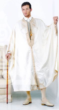 Traditions series – CLOTHES | Discovering-Arabia Tunisian Traditional Clothes, Jubbah Men, Tunisian Clothes, Arab Dress, Arab Countries, Algerian Clothing, Moroccan Clothing, Moroccan Fashion, African Clothing For Men