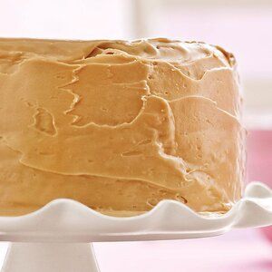 Southern Caramel Cake, Vintage Pasta, Caramel Cake Recipe, Frosted Cake, Caramel Icing, Caramel Desserts, Caramel Frosting, Caramel Cake, Classic Cake