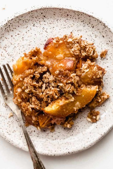 Gluten-Free Peach Crisp Gluten Free Peach Crisp, Healthy Peach Crisp, Peach Crisp Recipe, How To Peel Peaches, Peach Crumble, Peach Ice Tea, Peach Crisp, Healthy Bowls, Fresh Peaches