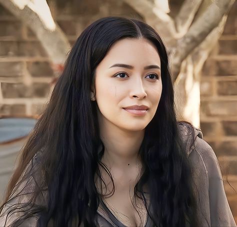 Christian Serratos Selena, Christina Serratos, Rosita Espinosa Icon, Angela Weber, Christian Serrato, Christian Serratos, Walking Dead Tv Series, Characters Inspiration, The Walking Dead Tv