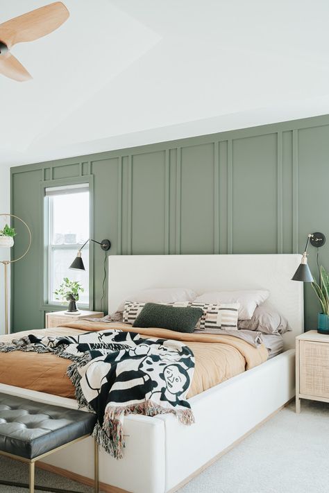 Master Bedrooms Eclectic, Curated Bedroom Design, Colorful Modern Bedroom, Green Textured Wall, Sunset Bedroom, Realistic House, Eclectic Minimalist, Bedroom Eclectic, 2024 Bedroom