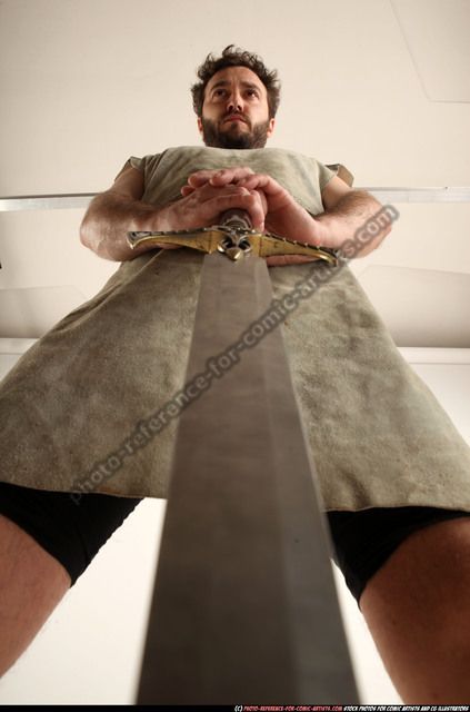 LOGAN Espada medieval POSE GUARDING Medieval Pose Reference, Whip Pose Reference, Victory Pose Reference, Greatsword Pose, Evil Pose, Martial Arts Photography, Victory Pose, Warrior Pose, Art Advice