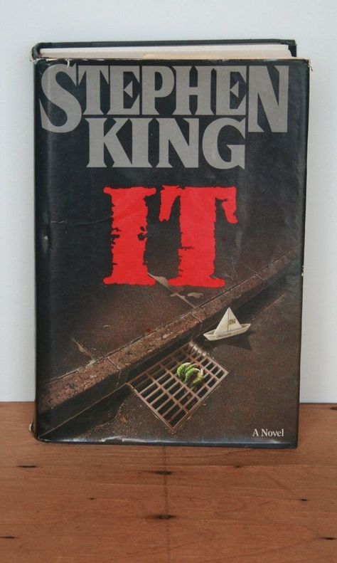 It Book Stephen King, It Book, Dean Koontz, Stephen King Books, You'll Float Too, Book Cover Illustration, Day Planners, Stephen King, Albert Einstein