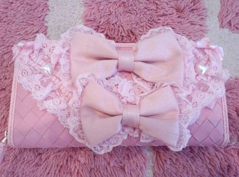 Pink Nintendo, Gyaru Aesthetic, Hime Gyaru, Doll Closet, Pastel Goth Fashion, Baby Pink Aesthetic, Gyaru Fashion, Victorian Goth, Princess Girl