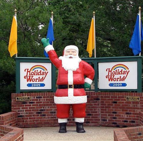 Holiday World in Santa Claus, Indiana:) Santa Claus Indiana, Santa Statues, Christmas Sides, Holiday World, Indiana Travel, Disneyland Pictures, Disneyland (paris), Post Holiday, Amusement Parks