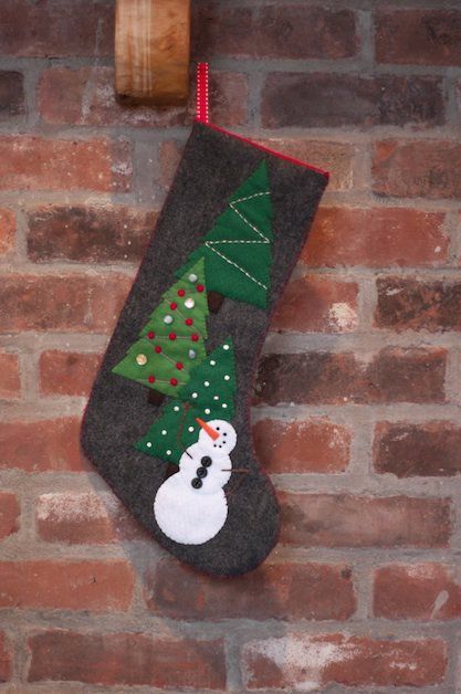 Diy Christmas Stocking Pattern, Christmas Stocking Tutorial, Snowman Stocking, Diy Stockings, Quilted Christmas Stockings, Baby Mobil, Felt Christmas Stockings, Felt Snowman, Christmas Stockings Diy