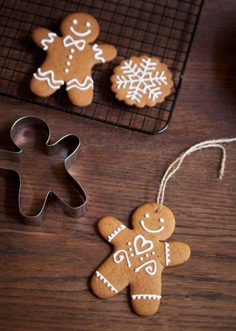 Gingerbread Tree Cookies, Marshmallow Snowmen, Decorating Sugar Cookies, Christmas Treats To Make, Christmas Wreath Cookies, Joy Of Baking, Traditional Christmas Cookies, Gingerbread Cookies Decorated, Holiday Sugar Cookies