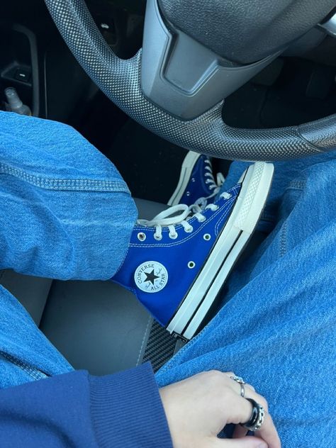 Royal Blue Platform Converse, Dark Blue Platform Converse, Outfit With Blue Converse, Navy Blue Platform Converse, Royal Blue Converse Outfit, Dark Blue Converse Outfit, Converse Blue Outfit, Blue Converse Outfit Men, Rush Blue Converse