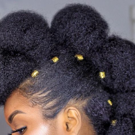 Natural Hair Influencer on Instagram: “The styles that can be created with our natural hair is limitless!! • • • • • #bunhawk #mohawk #protectivestyles #blackgirlmagic…” Afro Mohawk Women Natural Hairstyles, Midsummer Makeup, Afro Mohawk, Natural Mohawk, Girl Mohawk, Hair Influencer, Ripped High Waisted Jeans, Healthy Hair Journey, Inanimate Insanity