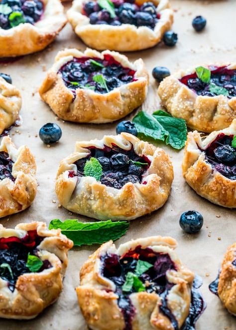 Mini Blueberry Galettes Berry Galette Recipe, Blueberry Pies, Blueberry Galette, Jo Cooks, Galette Recipe, Quick Dessert, Blueberry Desserts, Desserts Easy, Blueberry Recipes