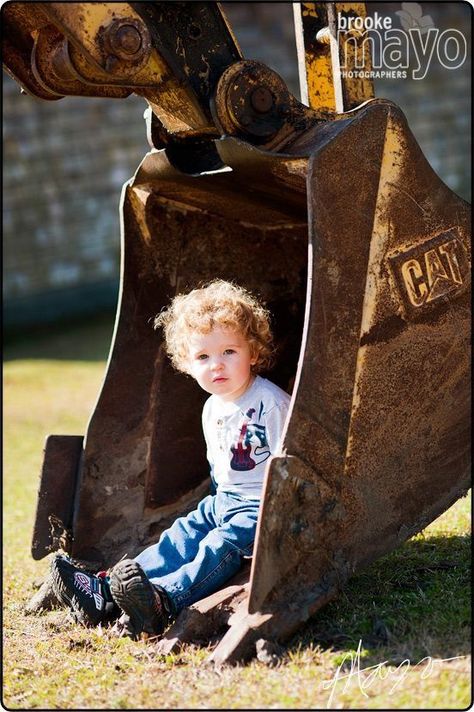 2nd Birthday Pictures, Boy Photo Shoot, Toddler Photos, Farm Photography, Baby Boy Photography, Toddler Photography, Leap Frog, Construction Birthday, Foto Tips