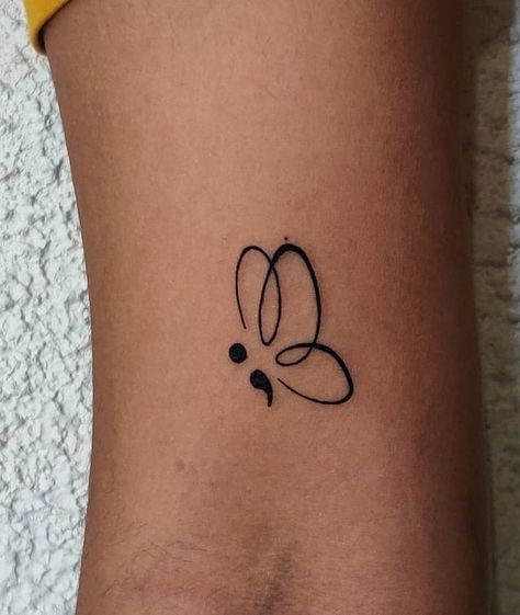 Butterfly Tattoo Meanings: Not Just A Beautiful Tattoo Miniature Tattoos, Wörter Tattoos, Henne Tattoo, Coke Studio, Butterfly Tattoo Meaning, Tato Henna, Tattoo Meanings, Small Butterfly Tattoo, Butterfly Tattoos For Women