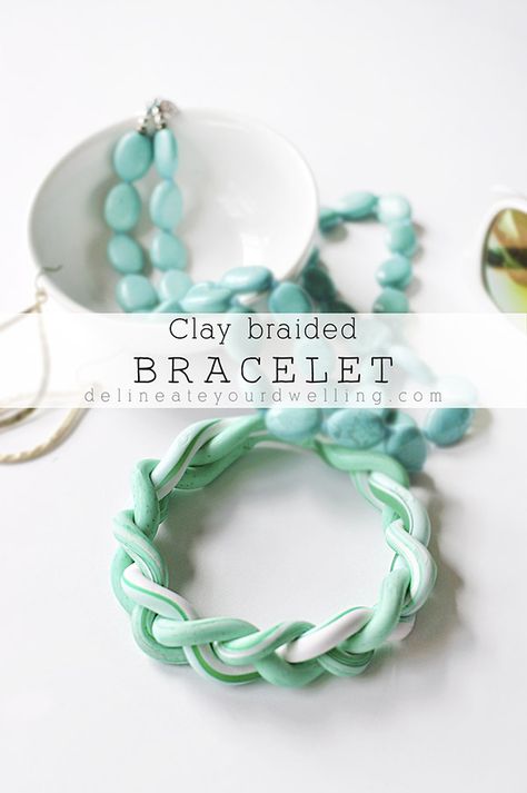 How to create a simple marbled DIY Clay Braided Bracelet, Delineate Your Dwelling Boho Jewelry Diy, Polymer Clay Gifts, Polymer Clay Bracelet, Diy Braids, Handmade Jewelry Bracelets, Clay Bracelet, Polymer Crafts, Clay Ornaments, Braided Bracelet