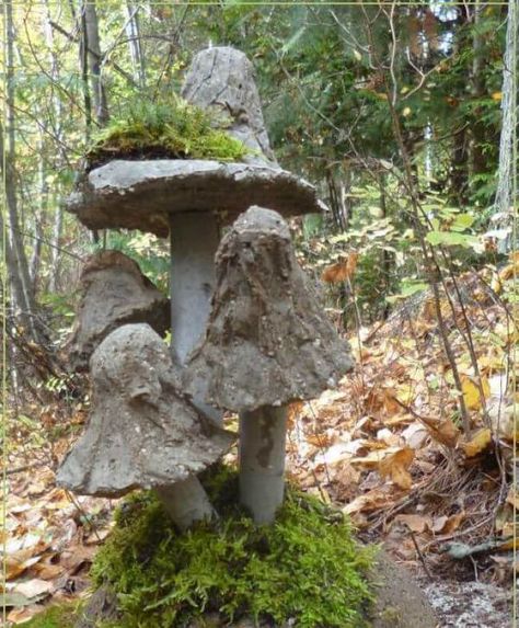 Carillons Diy, Decoration Beton, Cement Garden, Garden Mushrooms, Outdoor Sanctuary, Concrete Crafts, Concrete Garden, Mushroom Decor, Garden Art Projects