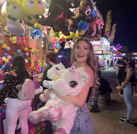 Kyla Kenedy, Carnival Photo Shoots, Antony Santos, Fair Pictures, Billy Kid, Summer Fair, I Need Friends, Fun Fair, Cute Friend Photos