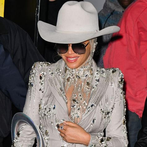 Beyoncé’s Assless Denim Chaps Send a Deeper Message Than You Might Think Denim Chaps, Black Female Artists, Hot Country Songs, Beyonce Fans, New York February, Online Photo Gallery, Queen Bey, Texas Holdem, Beyonce Knowles