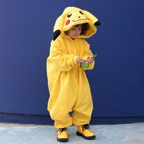 Diy Pokemon Costume, Pikachu Costume Kids, Pikachu Costume Diy, Diy Pikachu Costume, Pokemon Costumes Diy, Pokemon Trainer Costume, Pikachu Halloween Costume, Diy Pikachu, Pikachu Halloween