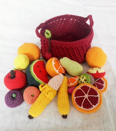 Crochet Fruit Basket, Crocheted Fruit, Crocheted Food, Useful Crochet, Crochet Basket Tutorial, Basket Tutorial, Childrens Kitchens, Crochet Fruit, Decorative Basket