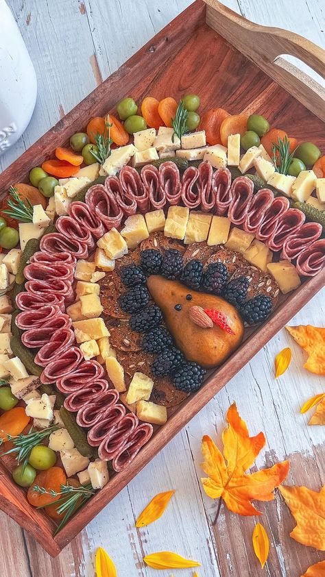 The question: How many ways can you make a charcuterie turkey? The answer: endless possibilities #charcuterie #foodstyling #cheese… | Instagram Relish Tray For Thanksgiving, Charcuterie Turkey, Salami River, Thanksgiving Charcuterie Board, Thanksgiving Food Crafts, Thanksgiving Charcuterie, Charcuterie Board Meats, Thanksgiving Snacks, Thanksgiving Appetizer Recipes