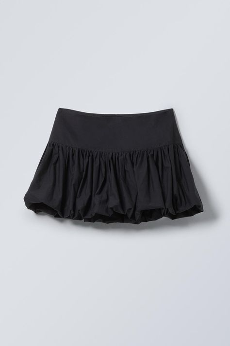 balloon mini skirt - Black | Weekday WW Black Puffy Skirt, Festival Attire, Festival Outfits Rave, Balloon Skirt, Puffy Skirt, Rock Outfit, Bubble Skirt, Gameday Outfit, Mode Inspo