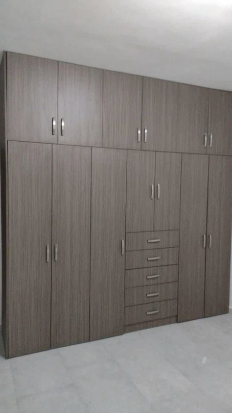 Room Almirah Designs, Wooden Cupboard Design, Wardrobe Laminate Design, Wall Wardrobe Design, Bedroom Wardrobe Design, Wooden Cupboard, Closet Design Layout, Modern Cupboard Design, Wardrobe Door Designs