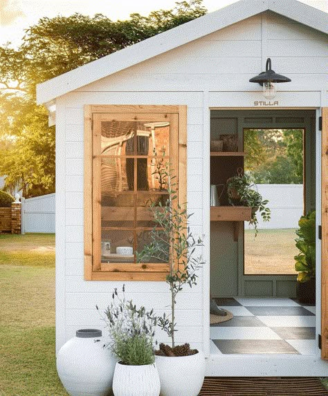 10 Awesome Ideas for Landscaping Around A Shed White Garden Shed, Tuff Shed Ideas, Shed Exterior Ideas, White Shed, Sheds Ideas Backyard, Farmhouse Sheds, Cedar Shed, Shed Landscaping, Shed Makeover