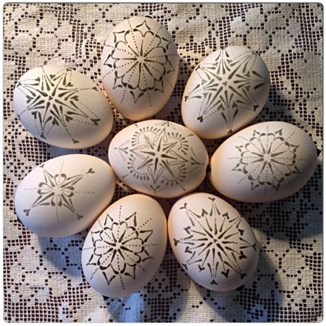 Pysanky Eggs Pattern, Egg Pictures, Egg Shell Art, Carved Eggs, Decorated Eggs, Easter Egg Pattern, Egg Tree, Lace Painting, Pysanky Eggs