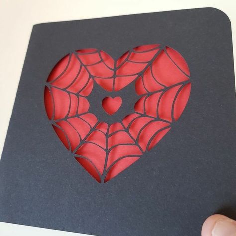 Spiderman Cards Handmade, Papercraft Spiderman, Spiderman Papercraft, Spiderman Cards, Spiderman Gifts, Handmade Gifts For Him, Bf Gifts, Creative Gifts For Boyfriend