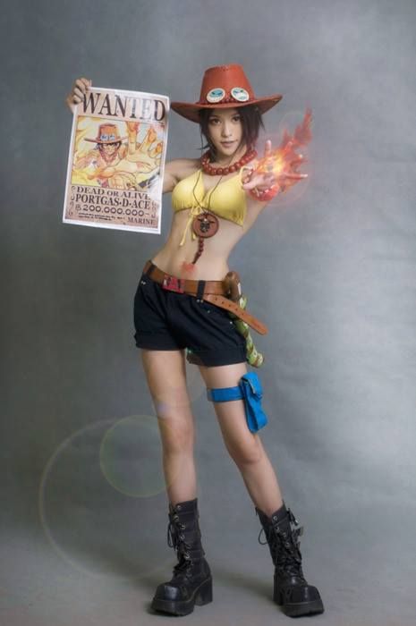 Female Ace from one piece.... Well the idea is nice but I love the orignal Ace too much Ace Genderbend, Zoro Cosplay, Luffy Cosplay, Ace One Piece, Anime Cosplay Ideas, One Piece Cosplay, One Piece Ace, One Piece Outfit, Cute Cosplay