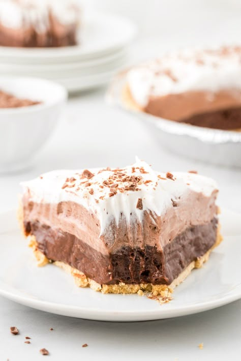 no bake chocolate pudding pie on a plate No Bake Pudding Pie, No Bake Chocolate Pudding Pie, Pie With Pudding, No Bake Chocolate Pie, Easy Chocolate Pie Recipe, Baked Chocolate Pudding, Chocolate Pudding Pie, Easy Chocolate Pie, Chocolate Cream Pie Recipe