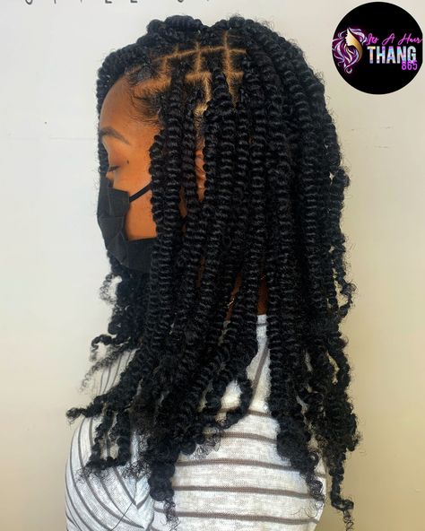 Spring Twist Hairstyles Short, Knotless Spring Twist, Short Spring Twist Hairstyles, Spring Twist Braids Short, Medium Spring Twist, Short Spring Twists, Spring Twists Hairstyles, Afro Spring Twist, Knotless Twist Braids