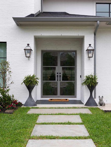 Front Walkway Ideas Entrance Pathways, Paver Walkways To Front Door, Front Of House Design, Entrance Pathway, Walkways To Front Door, Front Walkway Ideas, Landscaping Entrance, Front Walkway Landscaping, Home Front Yard