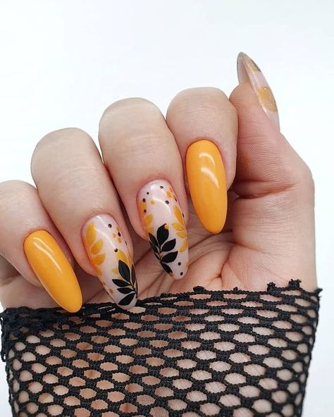 Disney Acrylic Nails, Pretty Nail Art Designs, Rose Nails, Spring Nail Art, Yellow Nails, Autumn Nails, Nail Art Hacks, Floral Nails, Chic Nails