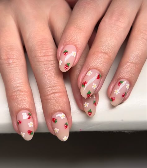 Colourful Nails Acrylic, Nail Trends Almond, Summer Nails Chrome, Nails Colourful, Nails French Manicure, Nails Metallic, Strawberry Nails, Nails Sparkly, Art Design Inspiration