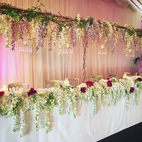 Ethereal wisteria top table at @heatonhousefarm Pink Wisteria Wedding, Wisteria Table Decorations, Wisteria Sweetheart Table, Backdrop Lamaran, Wedding Top Table Decorations, Main Table Wedding, Bridgerton Party, Wisteria Wedding, Wedding Top Table