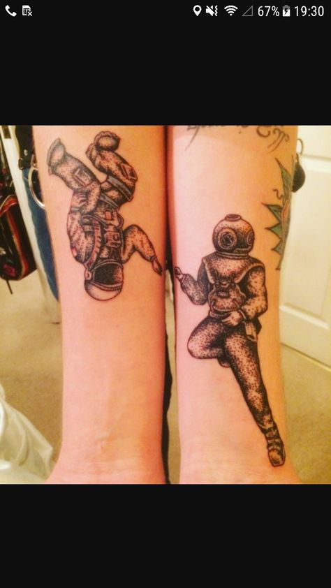 Scuba Tattoo, Diver Tattoo, Astronaut Tattoo, Dragonfly Tattoo Design, Pisces Tattoos, Deep Sea Diver, Theme Tattoo, The Astronaut, Space Tattoo