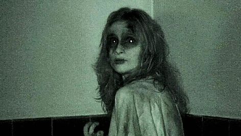 Grave Encounters (2011). Demon Girl is played by Eva Gifford. Houston Grey (Mackenzie Gray), off screen: “Hey. Hey. Who are you? How come you’re – how come you’re in here?” Grave Encounters, Coke Machine, Tv Miniseries, Film Genres, Unfortunate Events, Demon Girl, Old Video, Horror Movies, Houston