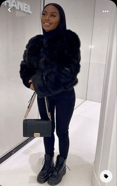 Why You Need A Faux Fur Coat This Winter All Black Outfit Black Women Baddie, Fur Jacket Outfit, Rebellious Fashion, Black Faux Fur Jacket, Streetwear Fashion Women, All Black Outfit, Black Faux Fur, Looks Chic, Fall Fashion Outfits