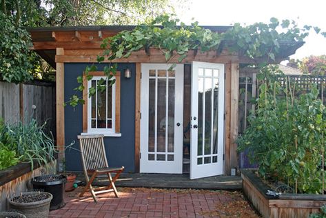 Shed Inspiration, Rustic Shed, Porch Design Ideas, Backyard Storage Sheds, Shed Decor, Backyard Cottage, Modern Shed, Studio Shed, Backyard Storage