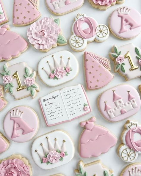 Tea Party Cookies, Favor Cookies, Vintage Oven, Sugar Cookie Royal Icing, Baby Shower Tea, Graduation Cookies, Modern Rainbow, Bear Cookies