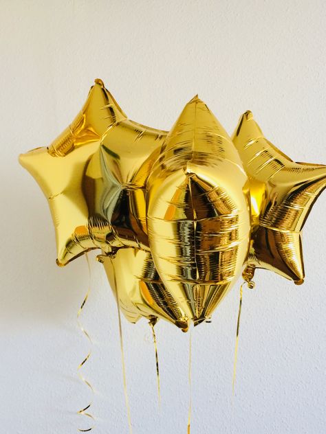 Balloons Photography, Beautiful Balloons, Arabic Calligraphy Art, Painting Photos, Calligraphy Art, Foil Balloons, Gold Stars, Art Inspo, Profile Picture