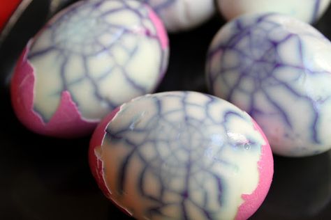 How to Make Spiderweb Eggs Spider Eggs, Spooky Halloween Food, Fairy Food, Halloween Idea, Fun Recipes, Halloween Spider Web, 31 Days Of Halloween, Halloween Spider, Halloween Recipes