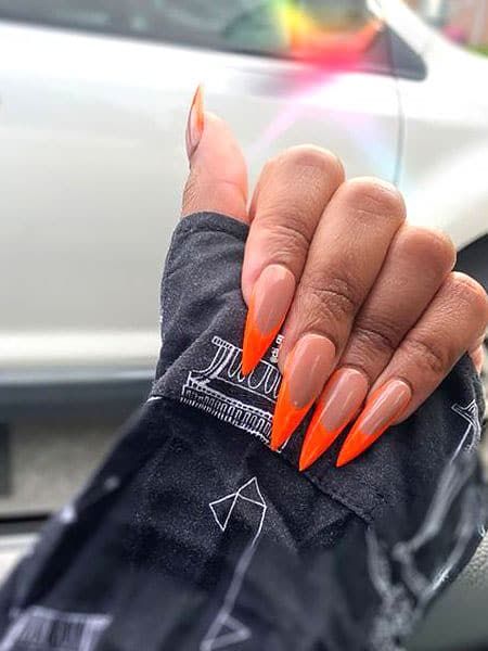 Neon Design Nails Summer, Long Orange French Tip Nails, Stiletto Nails Summer Colors, Orange Neon French Nails, Orange French Acrylic Nails, Nail Designs Stilleto Long, Neon Orange Nail Ideas Summer, Orang Nails Ideas, Neon Nails Stiletto