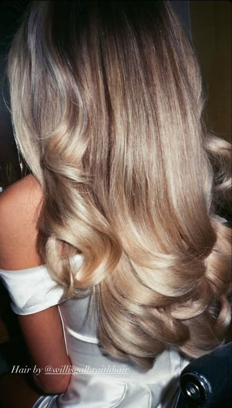 Wedding Hair Blowout Curls, Bridesmaid Blowout Hair, Bride Hairstyles Blowout, Bridal Hairstyles Reception, Bridal Hair Down Big Curls, Wedding Hair Blowout Half Up, Hollywood Curls Blonde Hair, Big Loose Curls Wedding Hair, Bridesmaid Down Hairstyles Curls